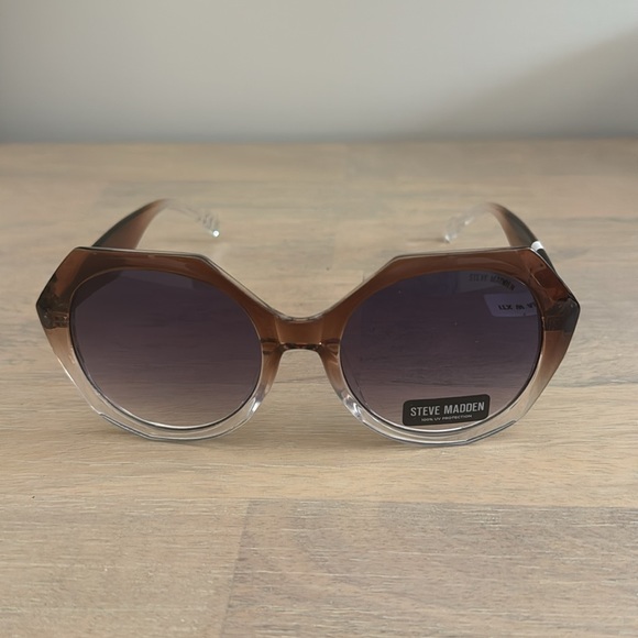 NWT Steve Madden Sunglasses - Picture 2 of 4